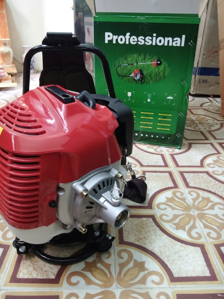 Máy xạc cỏ cầm tay đeo vai Mitsubishi TU43 
